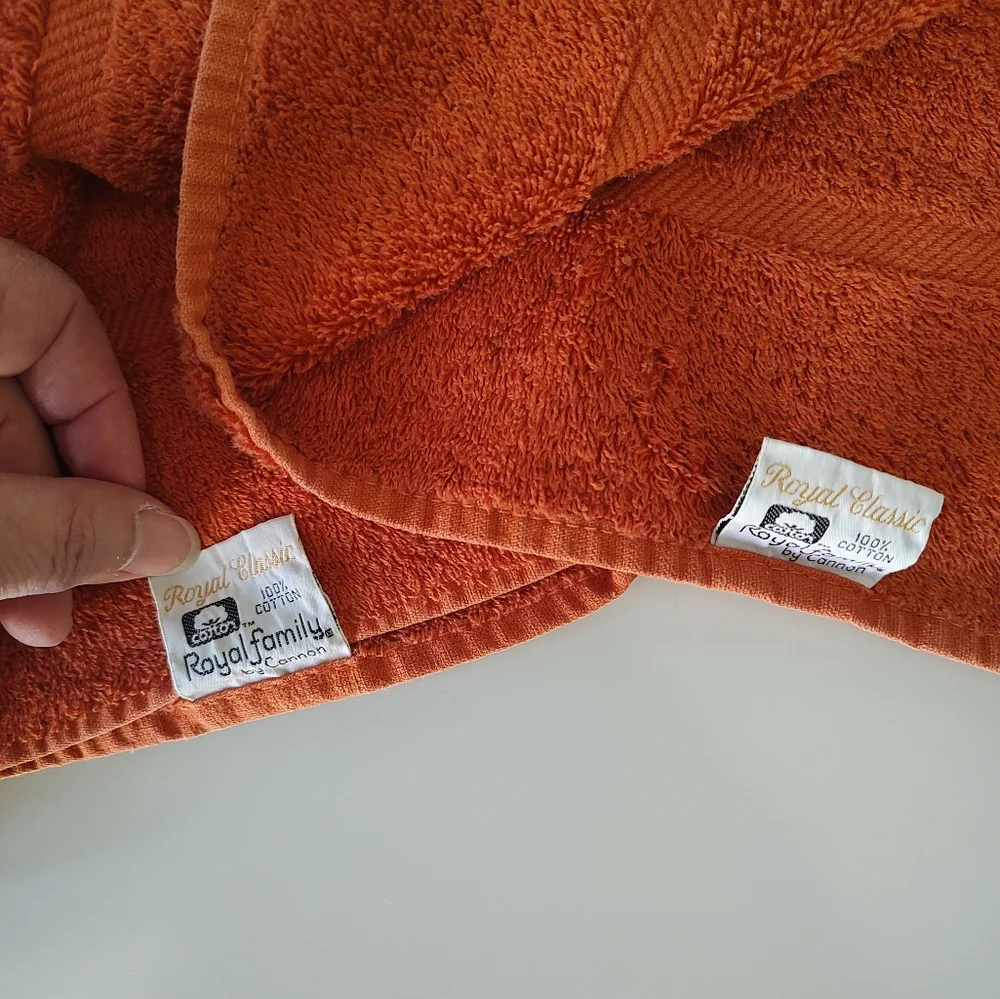 VTG Royal Classic Royal Family By Cannon Hand Towels Set Of Two Orange 80s USA
